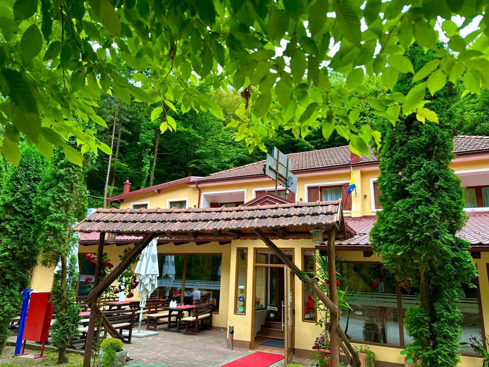 Motel Stovrela Казін Екстер'єр фото